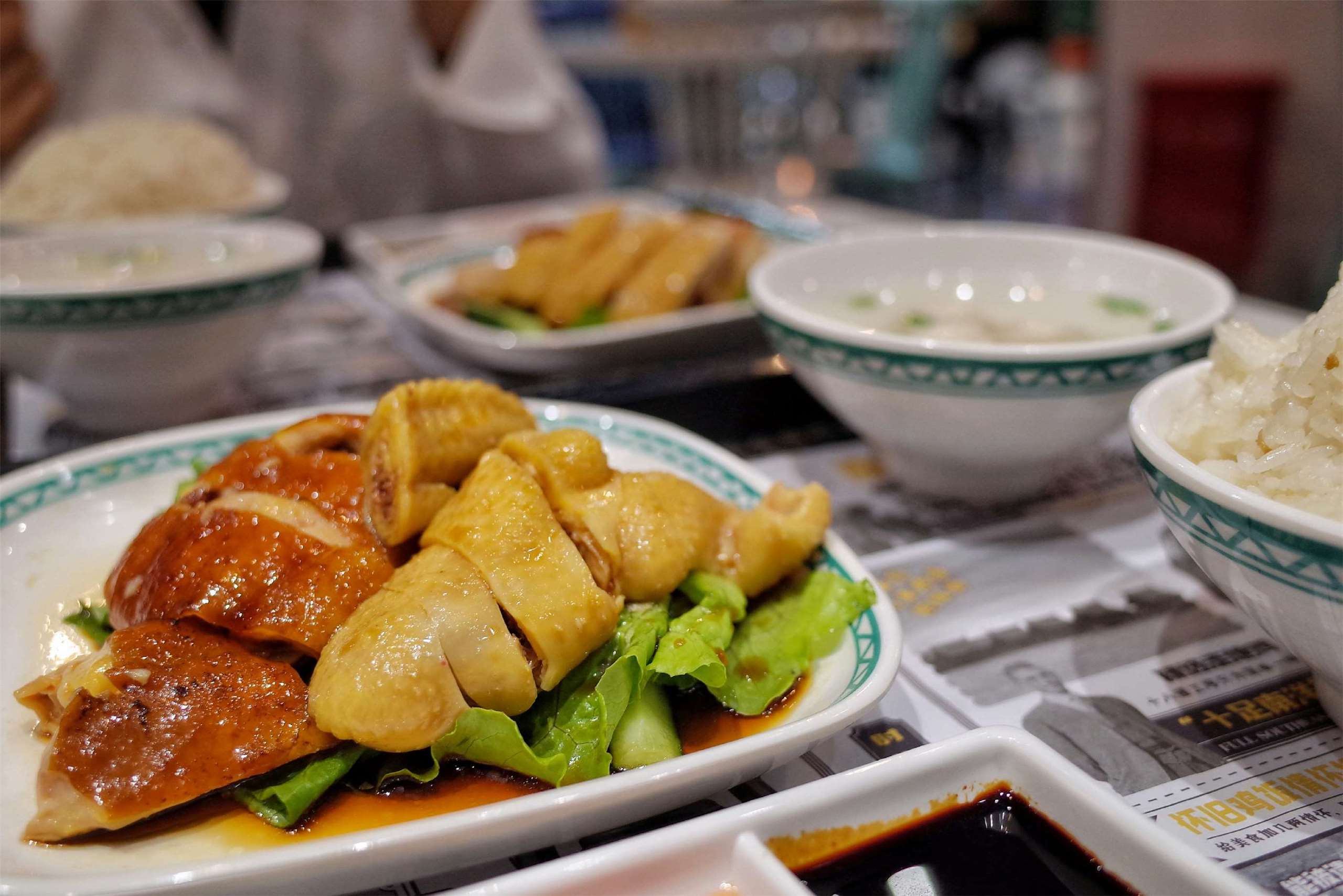 在飛機上還可以吃到名店的燒鵝飯，簡直讓人驚喜