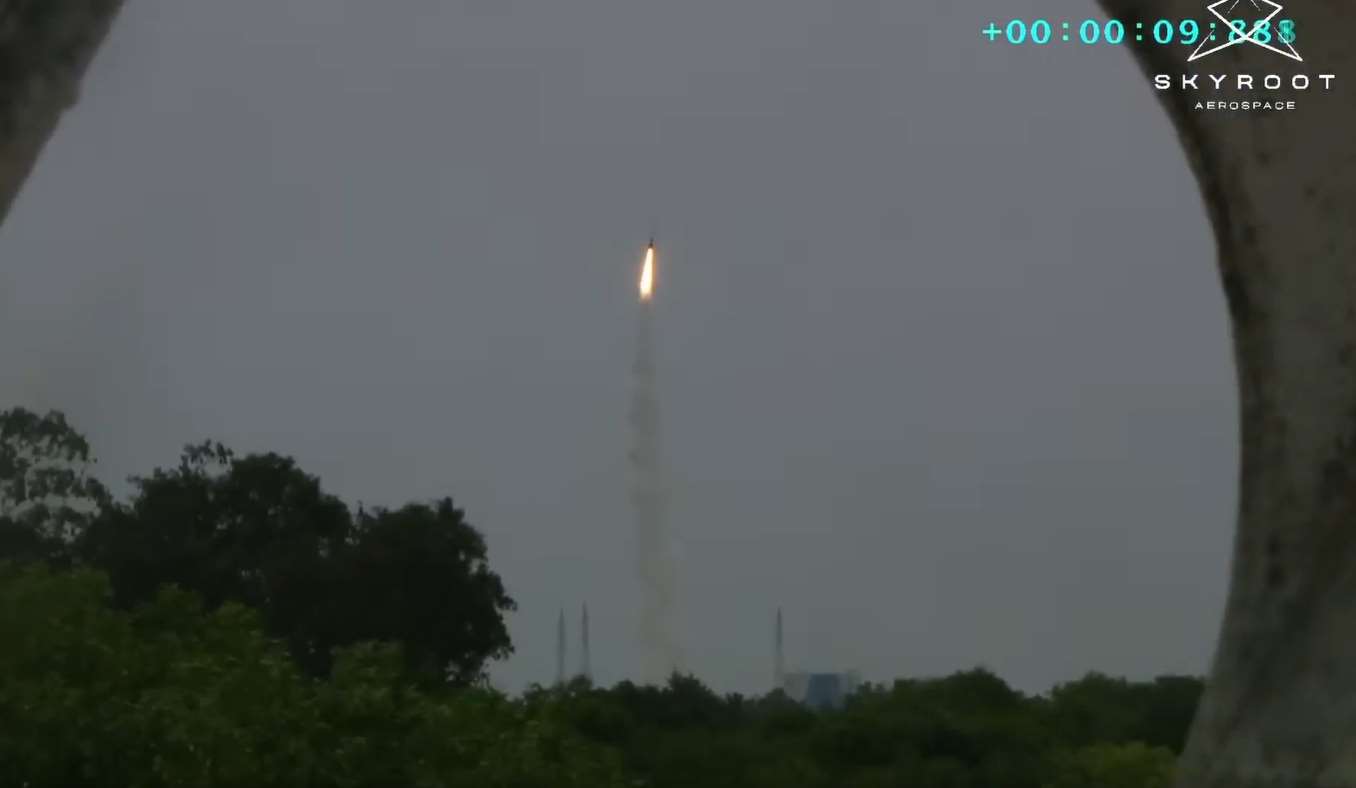 印度航太新創公司 Skyroot Aerospace 18日發射了該公司首枚自主研發的軌道火箭。(圖翻攝FB@Skyroot Aerospace)