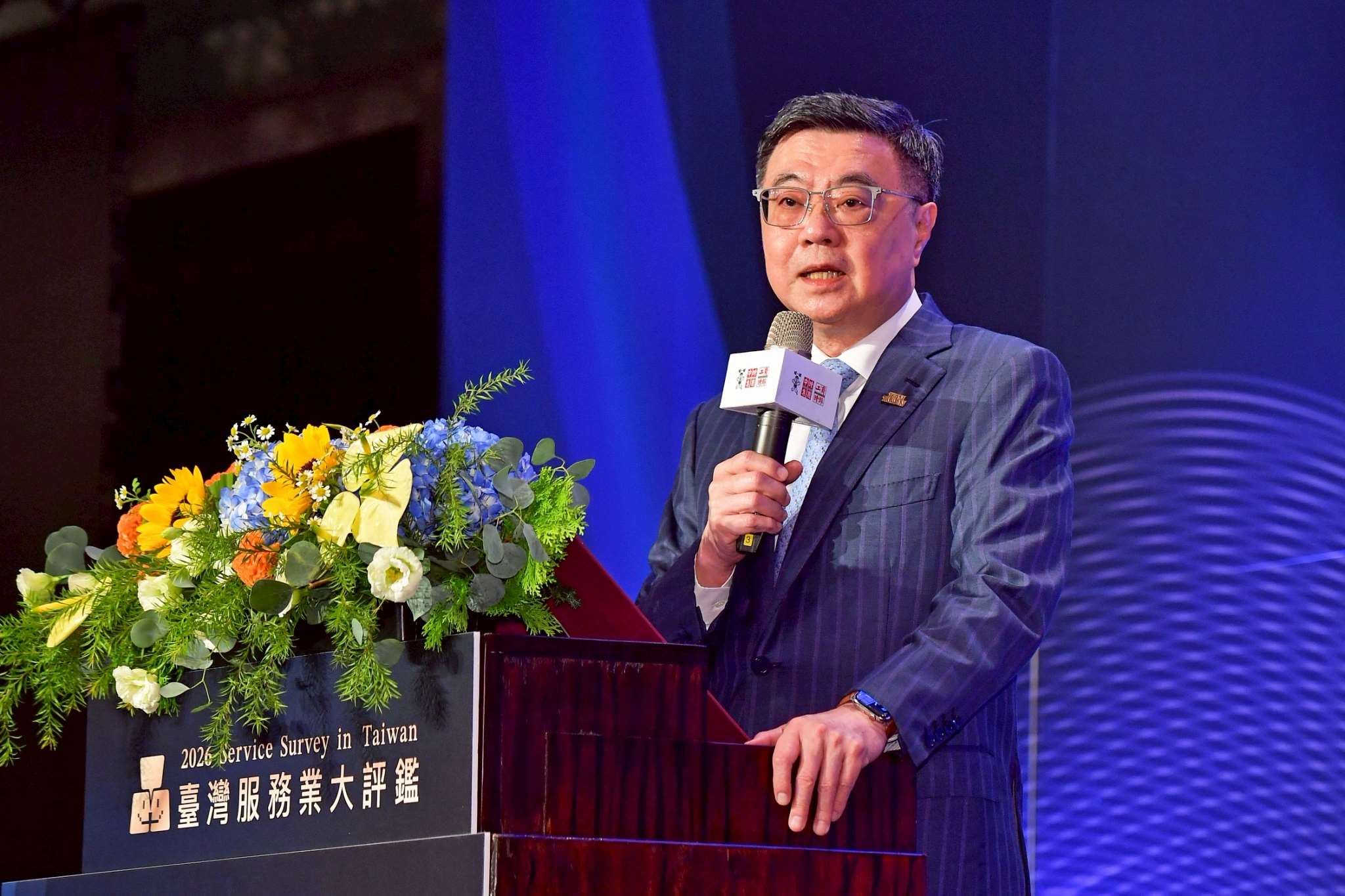 行政院長卓榮泰1日出席「2026臺灣服務業大評鑑頒獎典禮」。(圖：行政院提供)