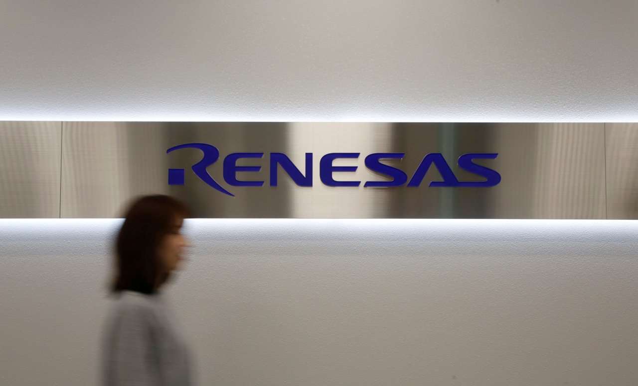 日本半導體大廠瑞薩電子(Renesas)在熊本縣內的兩座工廠於地震發生後停工，目前已恢復其中一間工廠。圖為瑞薩電子東京總部LOGO。