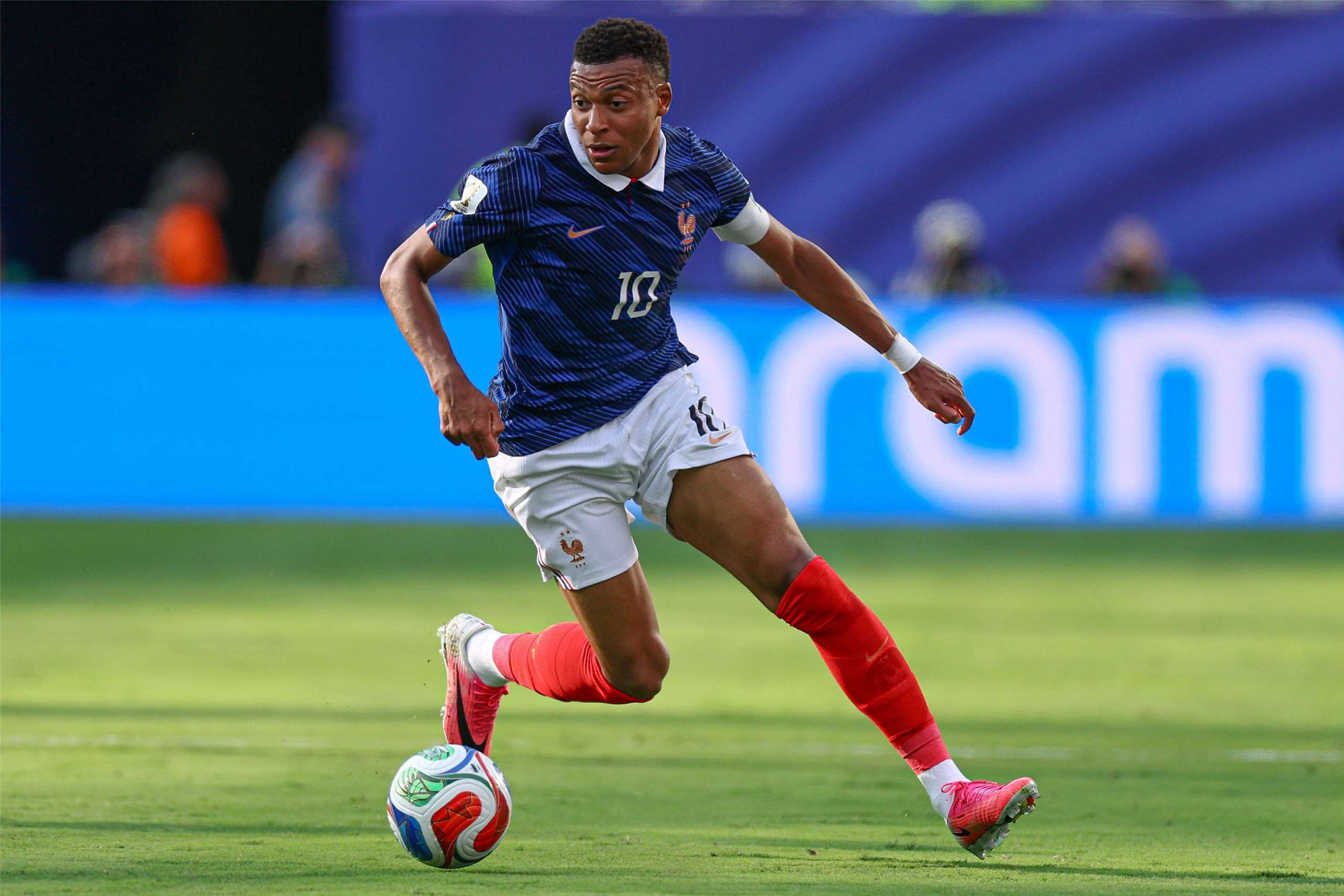 法國球星姆巴佩(Kylian Mbappe)憑藉著領先2球，榮獲2026世界盃金靴獎(Golden Boot)。資料照片。