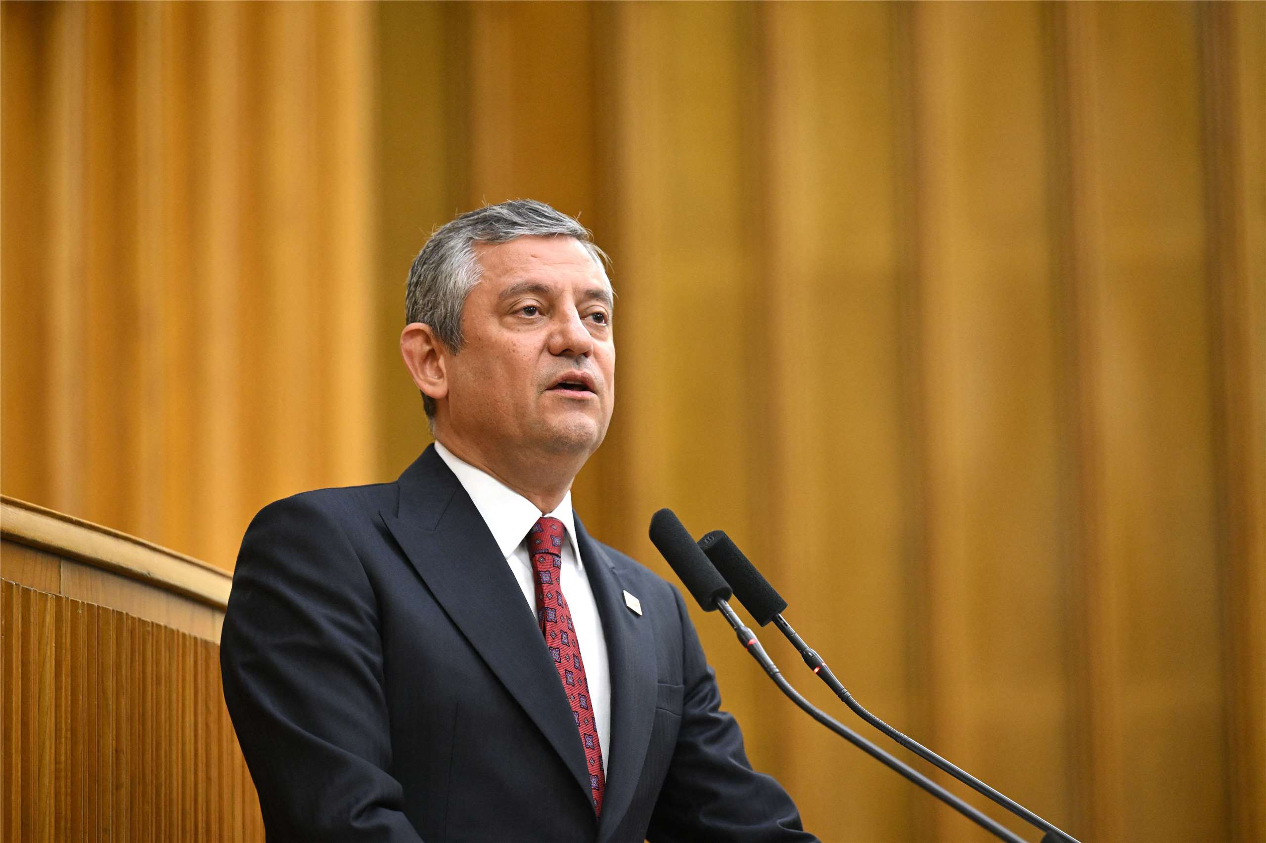土耳其反對派領袖歐澤(Ozgur Ozel)24日成立新政黨，成為國會中的第二大勢力。