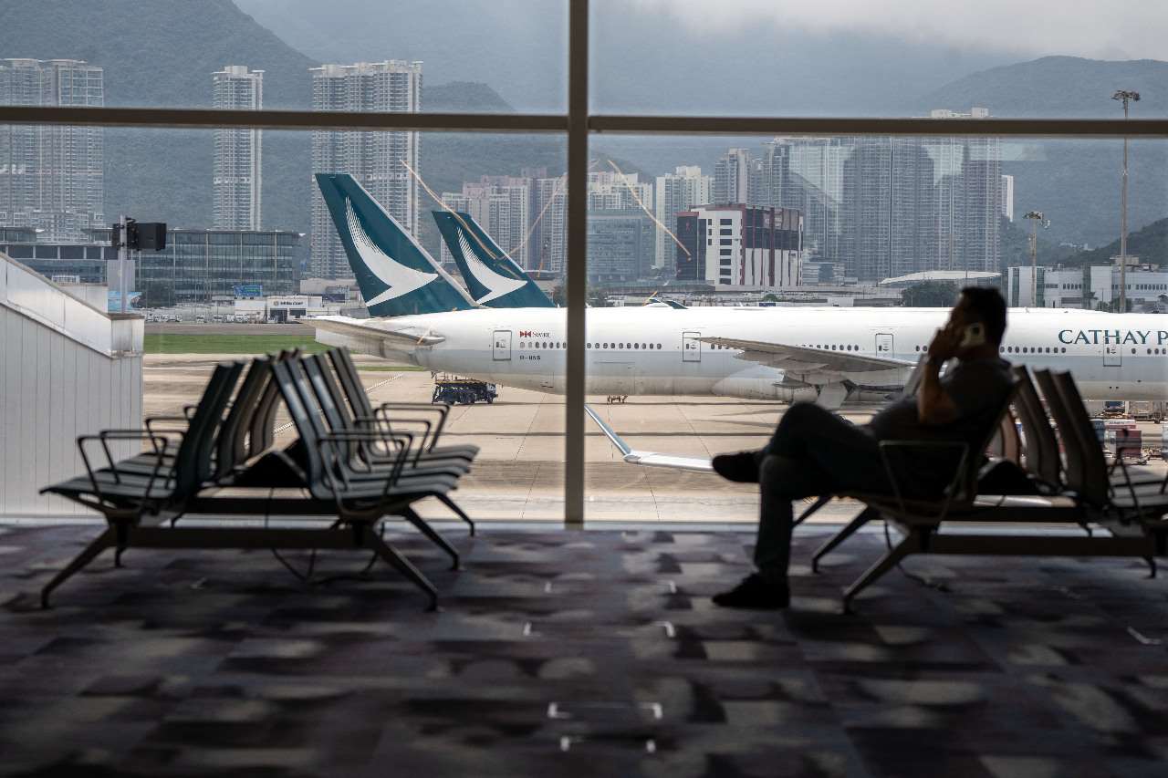颱風「紅霞」26日凌晨在中國南部登陸，香港國際機場取消航班。(示意圖)