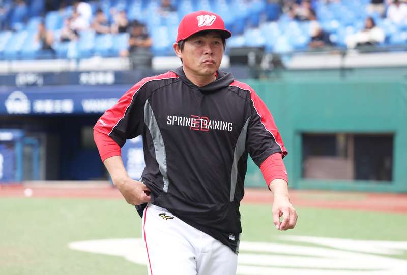 針對中華職棒是否該制定「費仔條款」，味全龍隊總教練葉君璋認為應全盤考量，避免因人設事。資料照。
