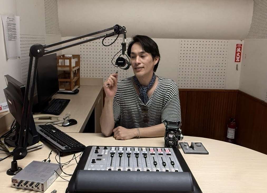 日本藝術家岡本孝