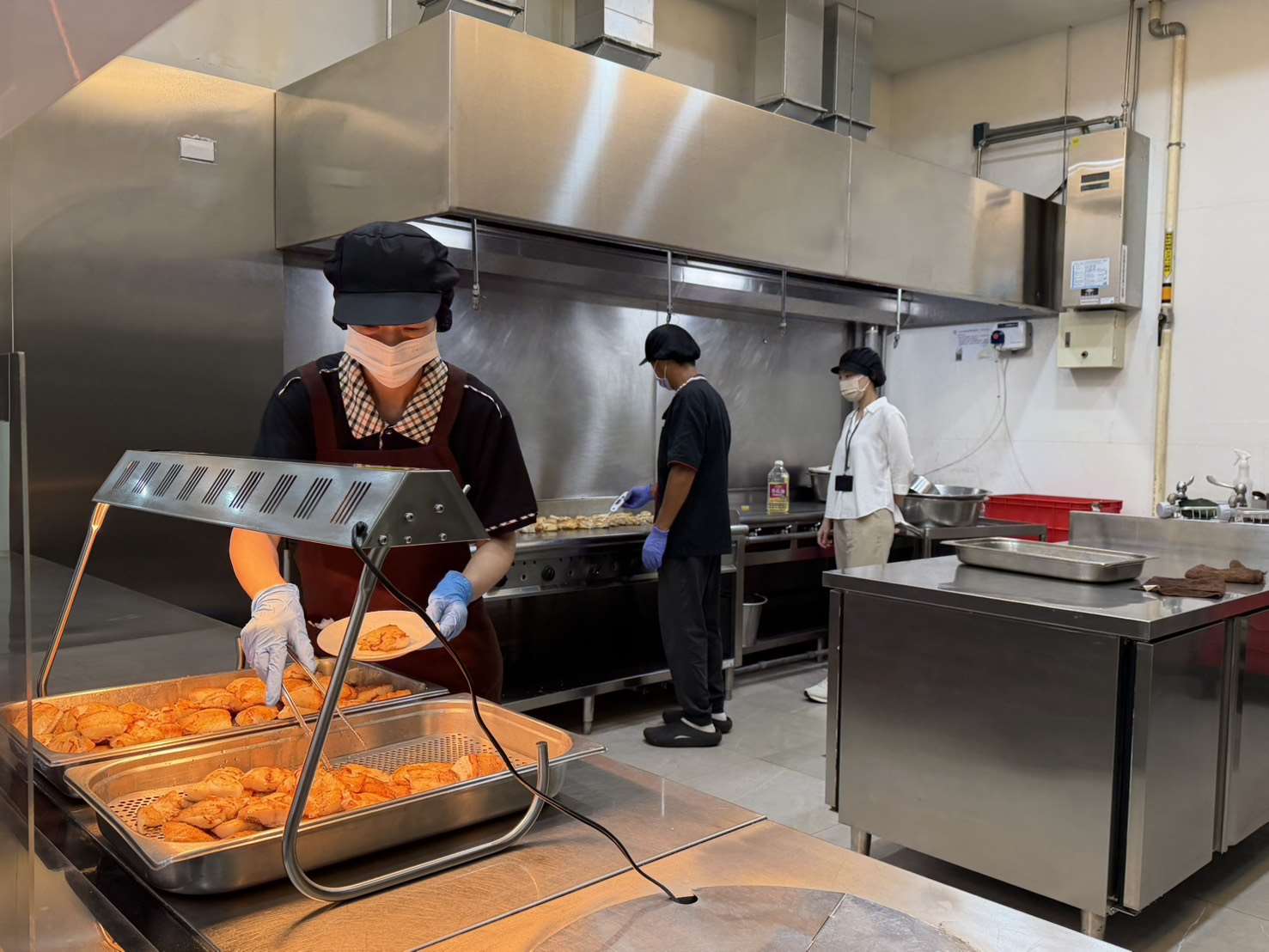 國訓中心全面盤點餐廳食材與用油，確認未受問題油品影響，守護國手食安。(國訓中心提供)