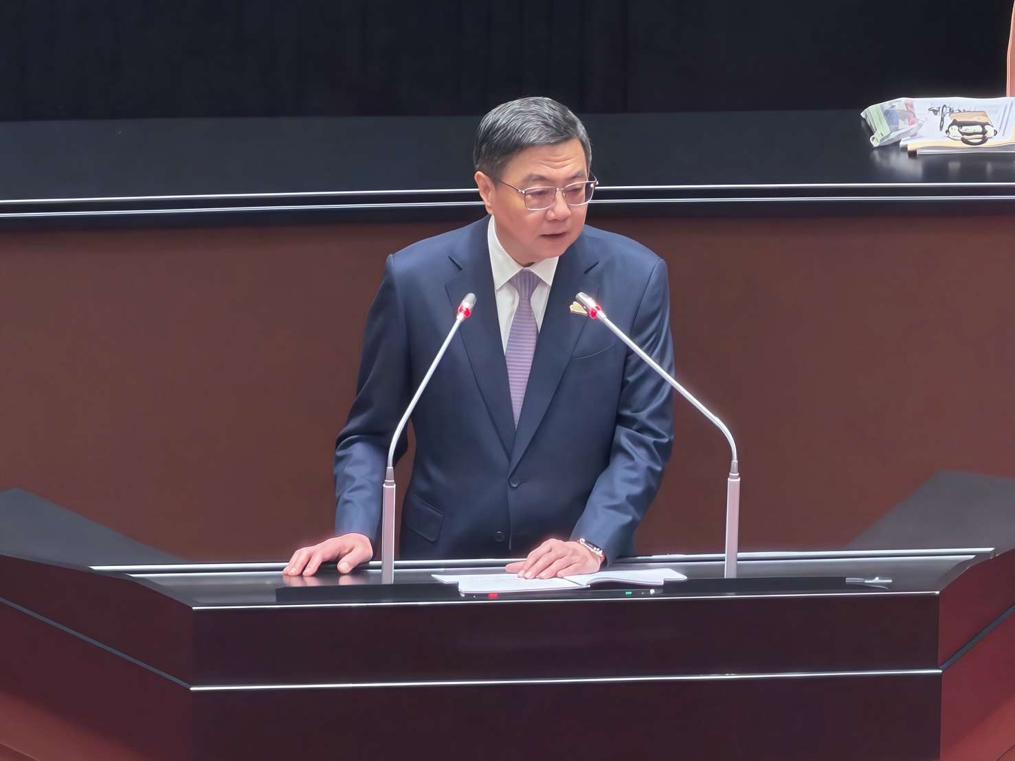 朝野決定於14日下午邀請行政院長率同相關部會首長列席，提出「中聯油脂大豆沙拉油事件及食安監管機制缺失檢討」專案報告並備質詢。圖為行政院長卓榮泰。資料照。(鄭佑漢 攝)