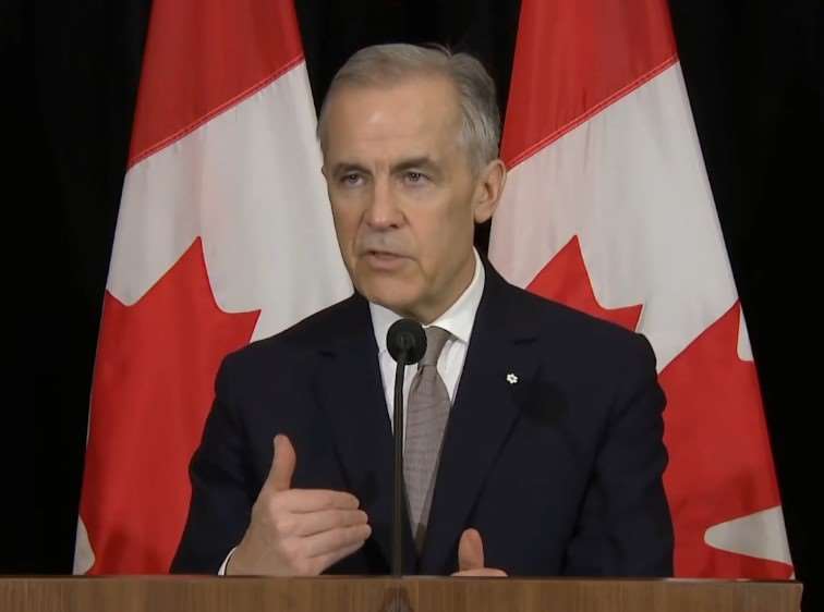 加拿大總理卡尼(Mark Carney)表示，針對美國祭出新關稅，正評估各項應對方式。資料照片。(X@MarkJCarney)