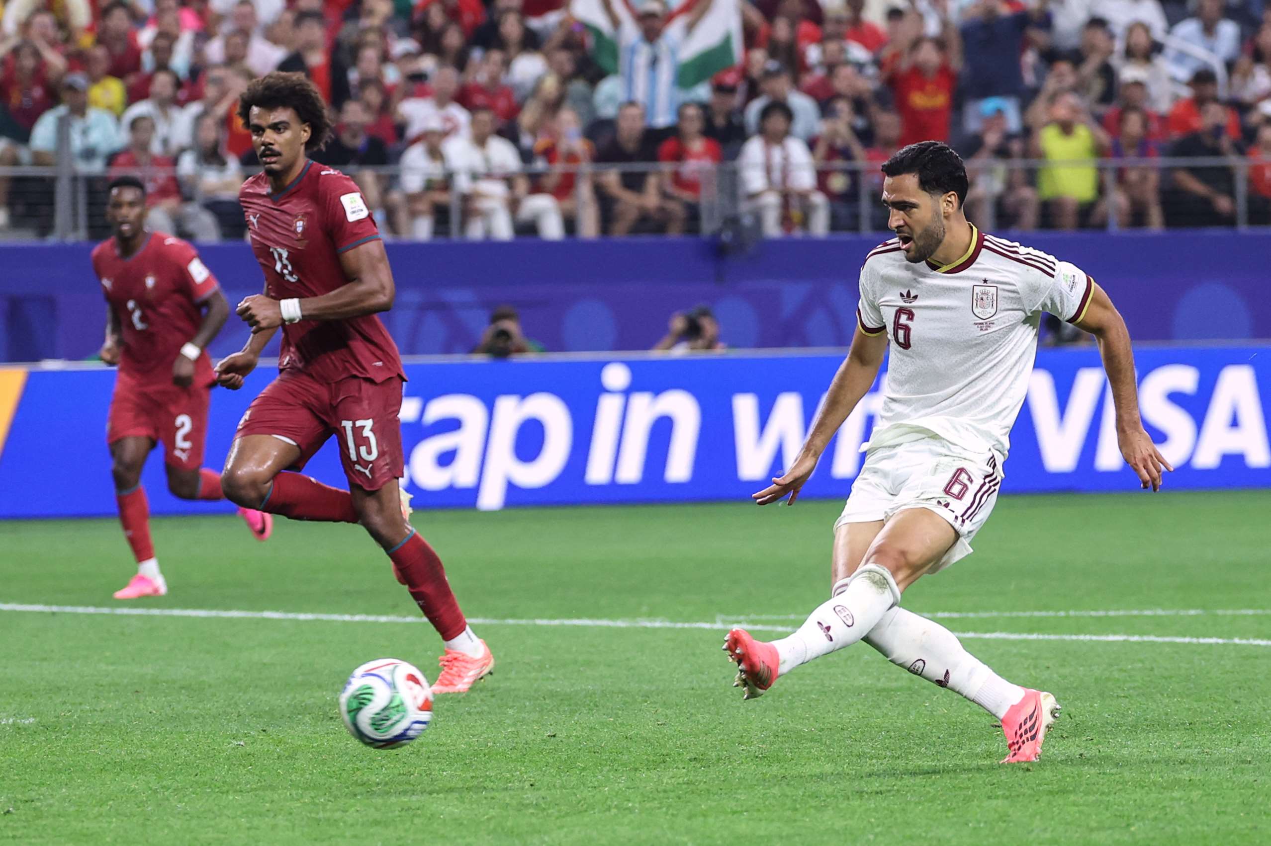 西班牙隊替補上場的梅禮諾(Mikel Merino)在傷停補時第1分鐘破門攻入致勝球。