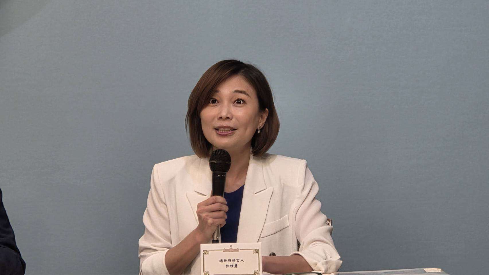 總統府23日舉行「國家氣候變遷對策委員會第八次委員會議」，總統府發言人郭雅慧會後轉述。 （劉玉秋攝）