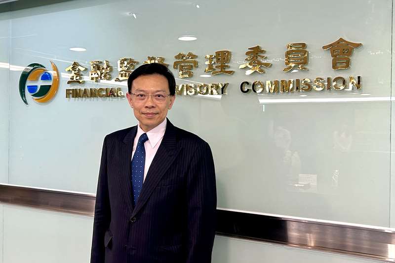 金管會銀行局副局長王允中7日表示，目前第一商業銀行響應政策，提供既有營業據點的公共空間以及設施，成為「Cool Map」的示範點。(中央社資料照)