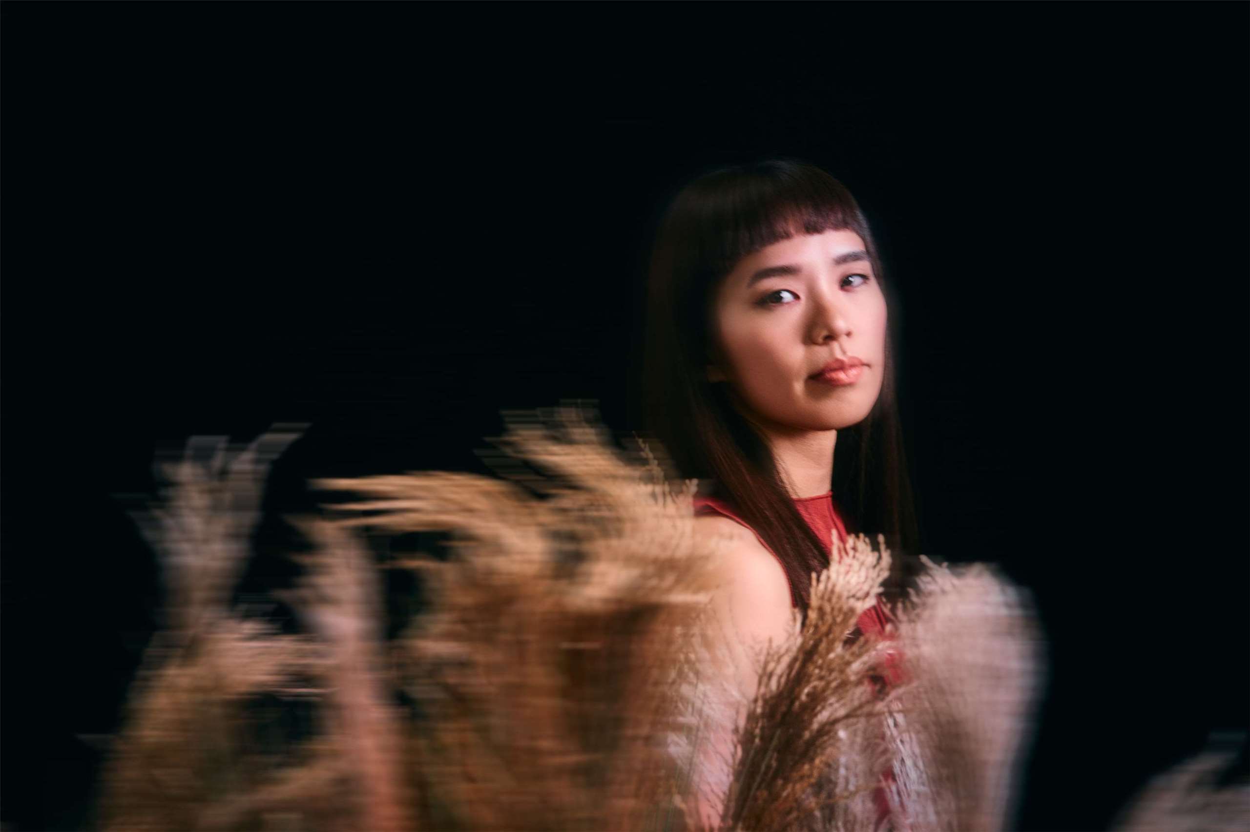 爵士創作歌手羅妍婷的第四張個人專輯《Tumbleweed from nowhere》，以風滾草為題，透過妍婷獨具個人特色的爵士聲響及創作力，傾訴妍婷對生命意義的探索及自身對這世界的體會。