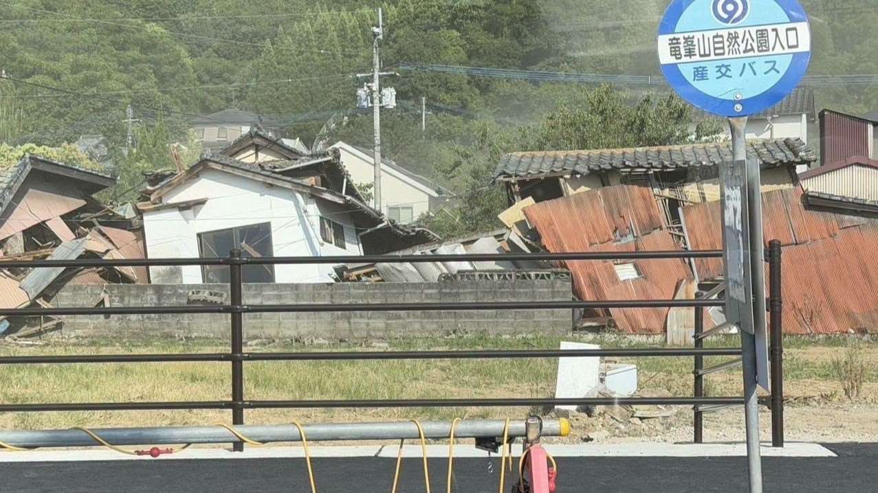 日本熊本強震造成民宅倒塌，許多居民家園受損，災情嚴重。(芥菜種會提供)