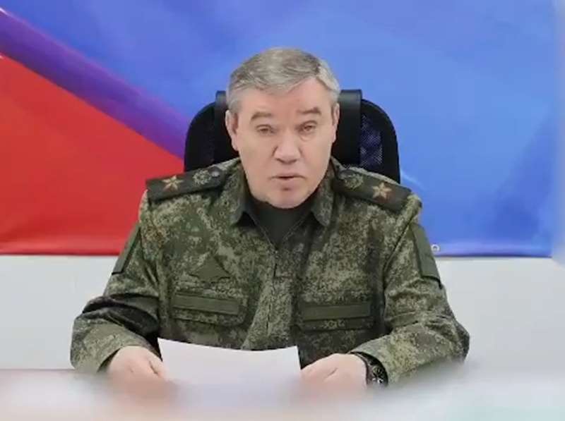 俄羅斯參謀總長格拉西莫夫(Valery Gerasimov)宣布佔領烏東戰略要地康斯坦丁諾夫卡(Kostiantynivka)。資料照片(X@josepbastardas)