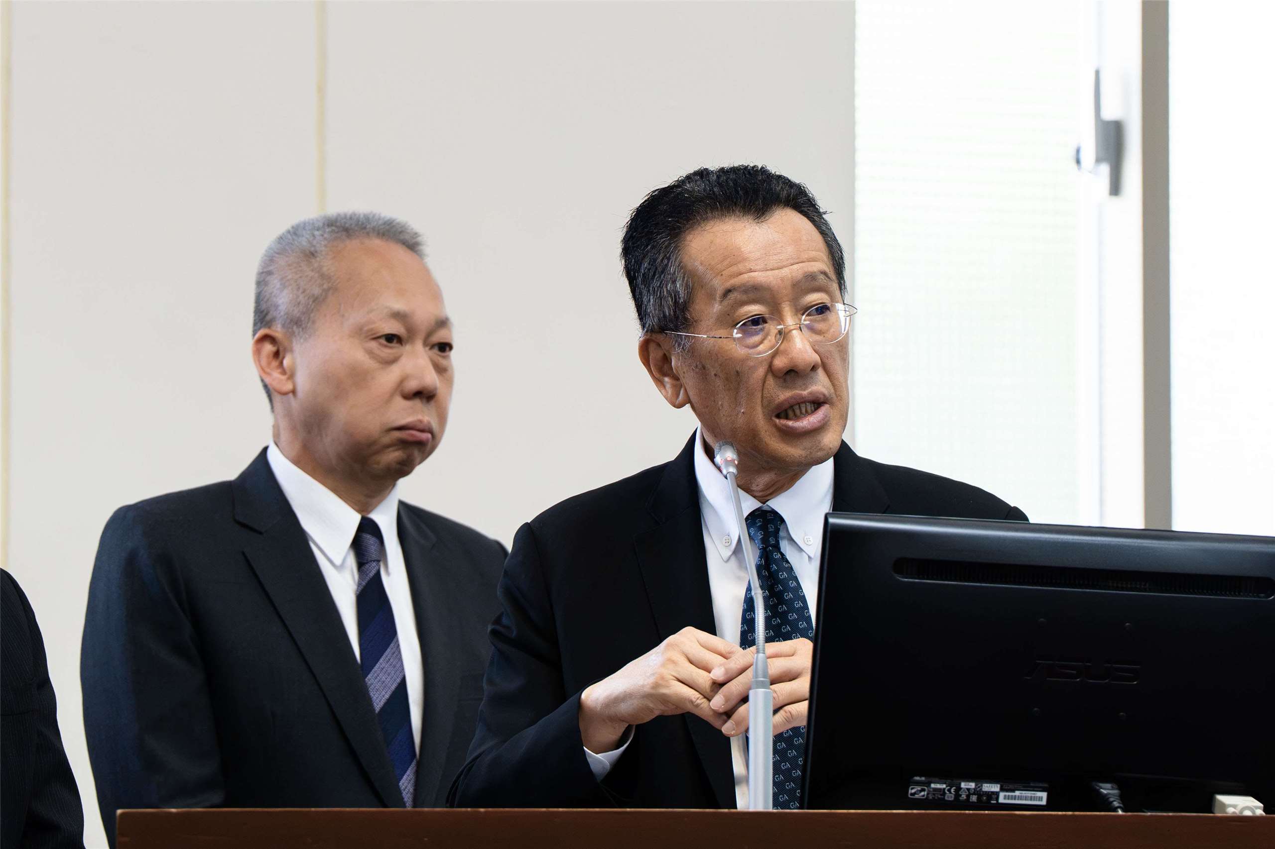 傳出北京透過商界向國內在野黨下達審查「無人載具條例」的三原則，國防部長顧立雄16日在立法院表示，無法接受任何要降低軍用發展的要求。(楊仁翔 攝)