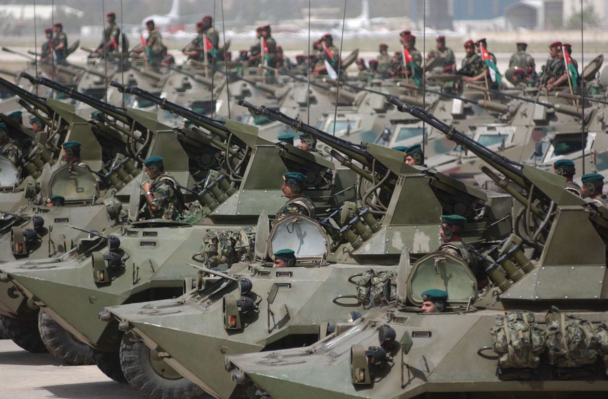 約旦軍方聲明指出，已攔截和摧毀伊朗29日發射的5枚飛彈。(AFP)