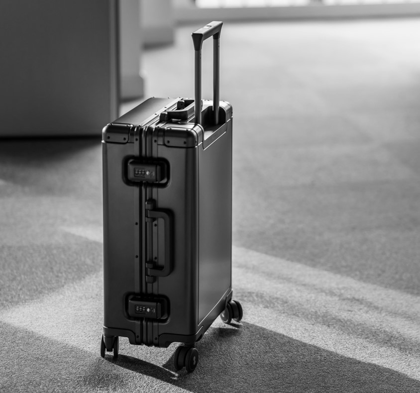 桃機公司表示，接機大廳為旅客公共通行空間，不得以接機立牌、行李或其他物品占用。(示意圖/Unsplash)