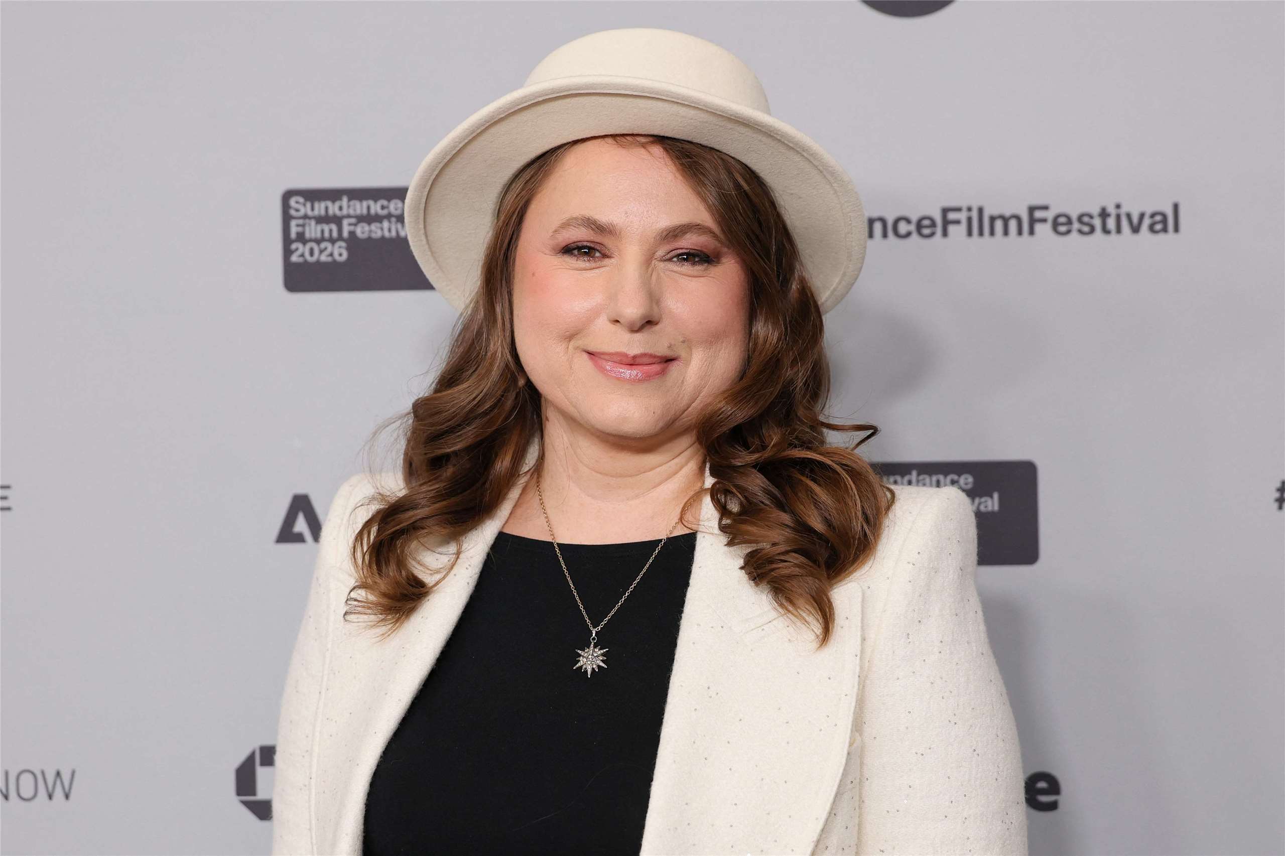 匈牙利西洋棋傳奇棋后波爾加（Judit Polgar）是西洋棋界公認最偉大的女棋手，親歐保守派總理馬格雅原本希望提名這位政治素人出任總統，協助實現他承諾的「政權改革」。