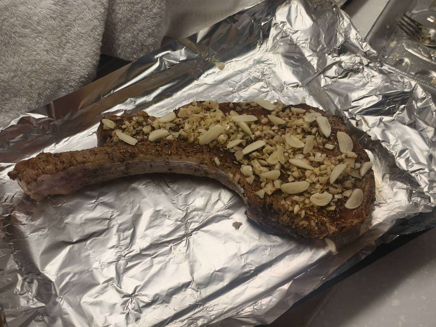香料蒜味戰斧豬排