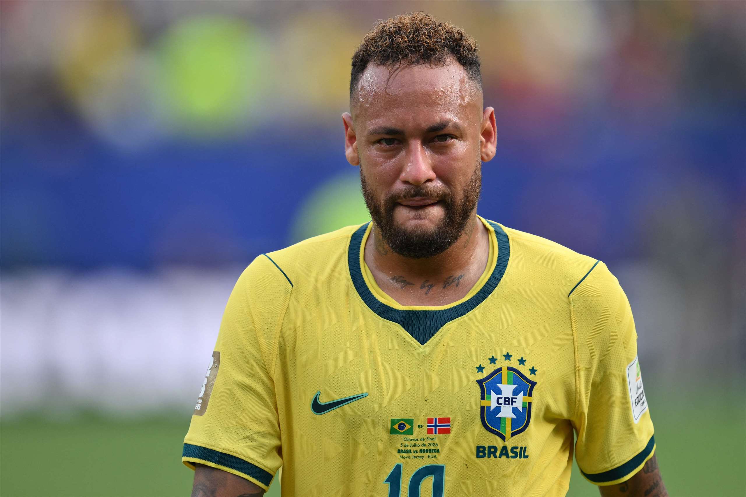 巴西國家足球隊止步2026年世界盃16強，陣中球星內馬爾(Neymar)賽後跪地痛哭，證實這將是他最後一屆世足。