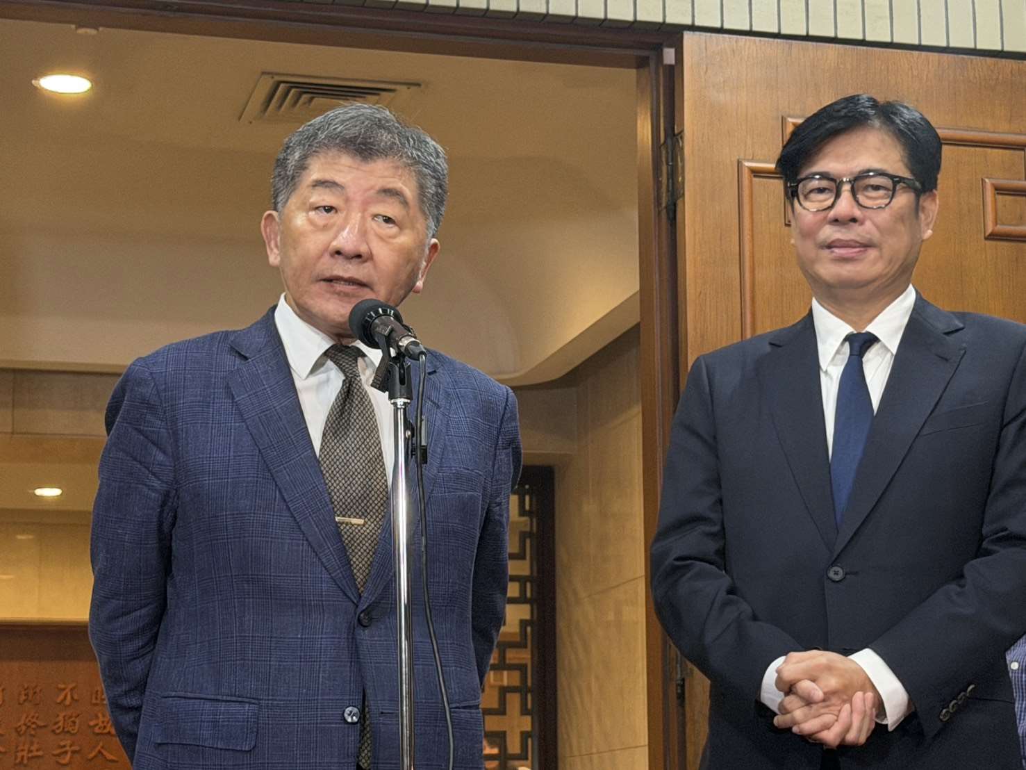 行政院21日下午邀集六都首長共同商討食安法修法。(鄭佑漢 攝)