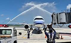因應暑假旅遊與返鄉人潮，華信航空宣布，引進華航A321neo投入離島航線疏運，3日起首航台中－澎湖。
（華信航空提供）