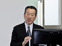 CD
顧立雄：國防採購與產業輔導別放一起
立法院經濟、外交及國防、財政委員會16日聯席審查
無人機條例草案，國防部長顧立雄（圖）表示，國防
採購是一件事，產業發展輔導是一件事，兩者不要放
在一起。
中央社記者張皓安攝　115年7月16日