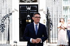 PF
英國新任首相柏南發表就職演說
英國新任首相柏南20日在唐寧街發表就職演說，全長
超過5分鐘未看稿。
（英國首相府提供）
中央社記者陳韻聿傳真　115年7月20日