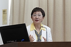 財政部「青安3.0」將於8月上路，有立委22日在立法院財政委員會提出質疑，財政部長莊翠雲（圖）答詢說明政策細節及因應配套。