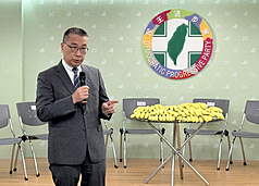 民進黨秘書長徐國勇捐出個人一個月薪資投入日本熊本強震賑災與重建。資料照。