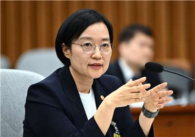 韓國國會6月30日通過由韓國中小及新創企業部部長韓聖淑出任國務總理，成為韓國史上第2位女性總理。