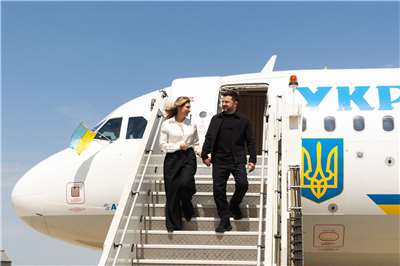 烏克蘭總統澤倫斯基夫婦抵達巴黎訪問。(X@ZelenskyyUa)