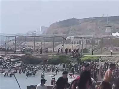 過去幾天以來，數以千計移民已跨越摩洛哥與西班牙北非飛地休達（Ceuta）之間的邊境圍欄，當地市長要求西班牙中央政府宣布緊急狀態。(翻攝X@Inevitablewest)