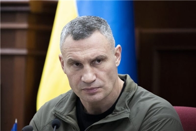 烏克蘭首都基輔市長克里契科(Vitali Klitschko)表示，首都繼續被攻擊，居民應留在避難所。(圖：kyiv.klichko.org)