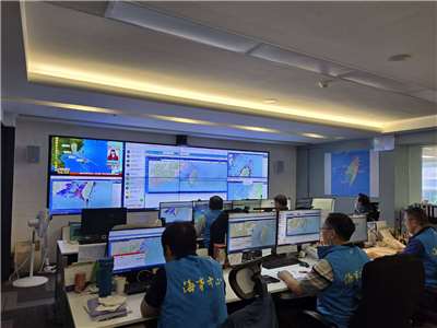 因應紅霞颱風，航港局啟動東部及南部海域近岸12浬船舶淨空。(圖:交通部航港局)