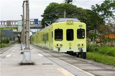 停駛的觀光列車山嵐號。資料照。