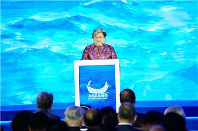 菲律賓外交部長拉薩洛(Maria Theresa Lazaro)21日在東協外長會議致詞。 (圖:X@ASEAN)