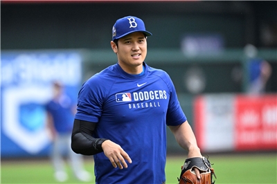 美國職棒日本球星大谷翔平因左膝持續痠痛，無法登板投球。(檔案照)
