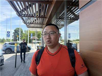 外貿協會烏克蘭基輔台灣貿易中心主任謝和昆表示，曾在晚餐時段遭遇俄羅斯無人機攻擊，只有3秒鐘的時間能夠逃離窗邊。(謝佳興 攝)