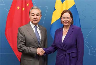 中國外長王毅4日到訪瑞典，與外長斯典尼嘉德(Maria Malmer Stenergard)會面。 (圖:中國外交部)