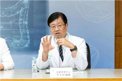 台大醫院內科部教授邱瀚模表示，AI為醫師的「第二雙眼」，而非取代醫師判斷。(台大醫院提供)