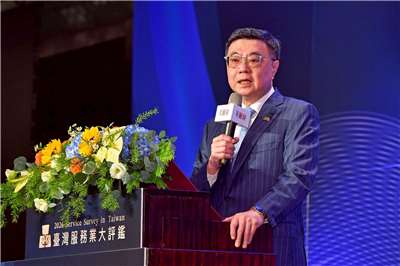 行政院長卓榮泰1日出席「2026臺灣服務業大評鑑頒獎典禮」。(圖：行政院提供)