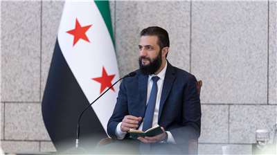 敘利亞總統夏拉(Ahmed al-Sharaa)表示，敘利亞正尋求與以色列達成安全協議。(圖:X@SyPresidency)