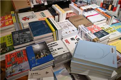 近年香港書展多次發生有書籍被要求下架或有獨立出版社無法參展。示意圖。