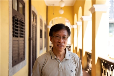 澳門前民主派議員區錦新(Au Kam San)(圖)被羈押滿一年，外界難以聯絡。資料照。