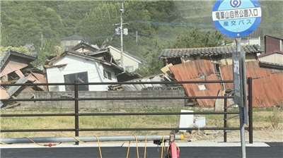 日本熊本強震造成民宅倒塌，許多居民家園受損，災情嚴重。(芥菜種會提供)