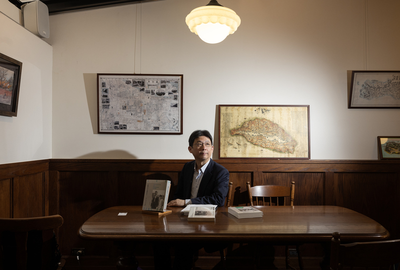 PD
林孝庭爬梳各國檔案史料　以國際視野重新解讀李登輝
胡佛研究所學者林孝庭新書「台灣的李登輝時代」爬
梳多國解密文件、駐台外交官電報以及口述訪談歷
史，透過歷史證據重新檢視台灣民主化歷程。他接受
中央社專訪表示，這本書不僅從本土視角來書寫故總
統李登輝，更是讓台灣民主化歷程的相關研究提升到
國際視野。
中央社記者趙世勳攝　115年7月15日