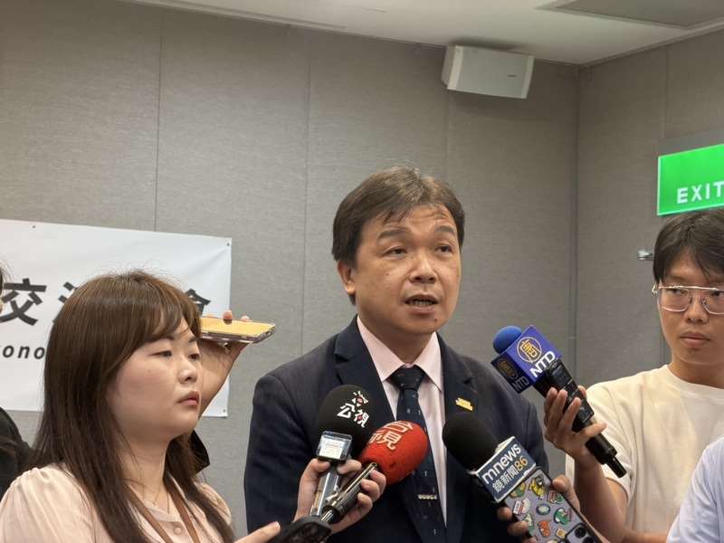 針對台北孔廟淪為漢服統戰的宣傳背景，陸委會副主委沈有忠(中)今天(25日)表示，如果中共把文化拿來當作政治宣傳或統戰工具，就和中華文化包容的性質相悖，我國政府嚴正駁斥相關作為。資料照。