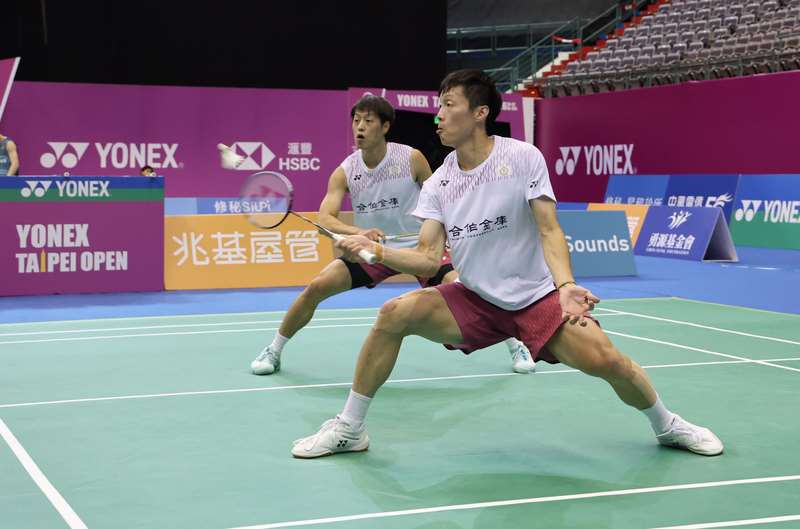世界羽球錦標賽台灣羽球男雙組合李哲輝(後)、楊博軒(前)闖進4強保底銅牌。資料照。(中華民國羽球協會提供)