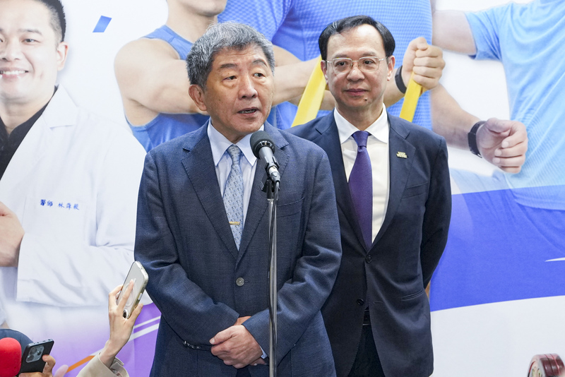 MD
遭抹黑擋疫苗　陳時中籲不實指控者應道歉
慈濟基金會在COVID-19疫情期間採購BNT疫苗，遭詐
騙逾新台幣10億元。行政院政務委員陳時中（左）7
日在台北受訪表示，當初做出不實指控者應向社會道
歉；衛福部長石崇良（右）則說，過多的政治語言，
是對政策推動的最大障礙。
中央社記者鄭清元攝　115年8月7日